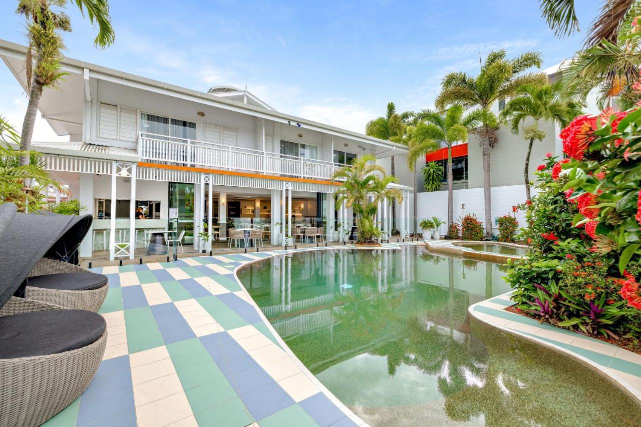 Mercure Cairns Exterior photo