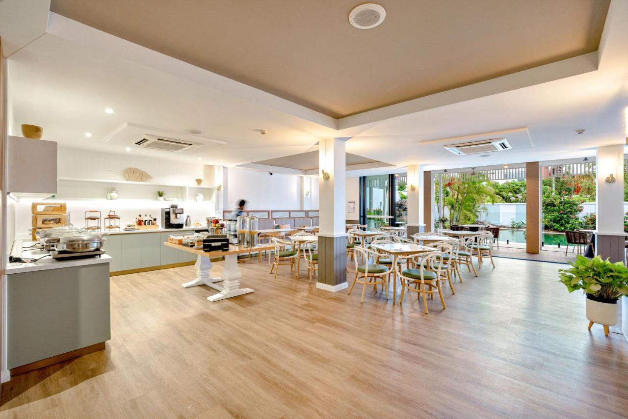 Mercure Cairns Exterior photo